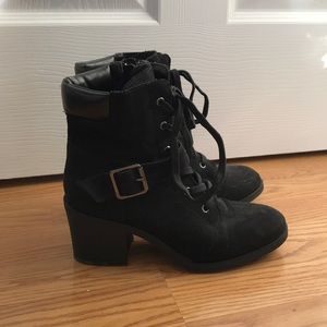 BLACK HEEL COMBAT STYLE BOOTIES